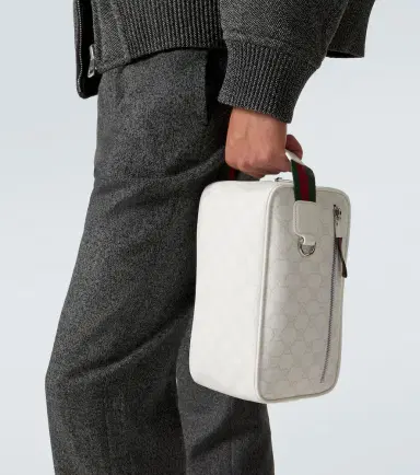 Gucci GG Supreme toiletry bag | Thumbnail 6 Gucci GG Supreme toiletry bag | Thumbnail 6