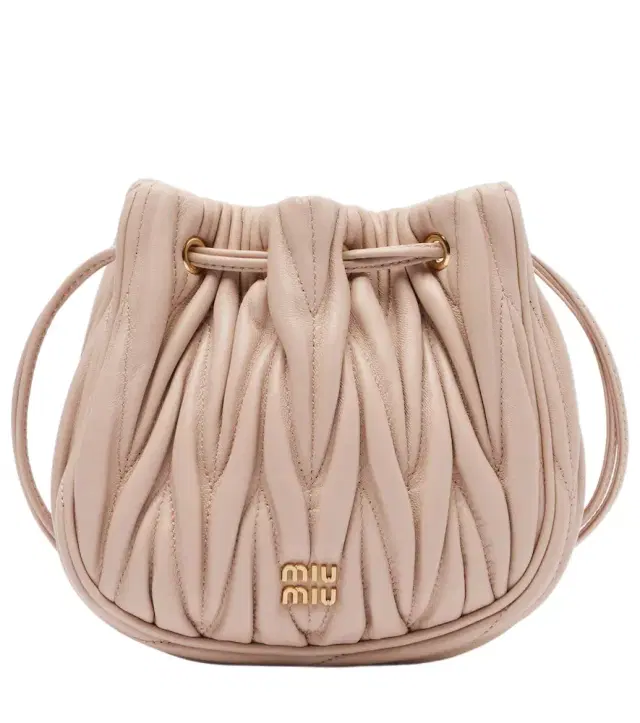 Matelassé leather bucket bag