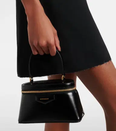 Givenchy Antigona leather vanity bag | Thumbnail 5 Givenchy Antigona leather vanity bag | Thumbnail 5