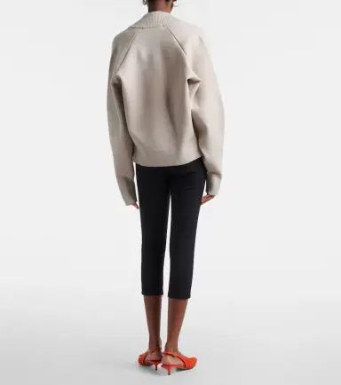 Jacquemus Arlésien capri pants | Thumbnail 3