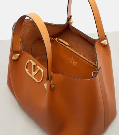 Valentino Garavani VLogo Medium leather tote bag | Thumbnail 3 Valentino Garavani VLogo Medium leather tote bag | Thumbnail 3