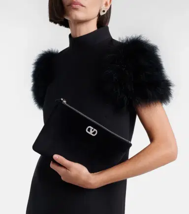 Valentino Garavani VLogo velvet pouch | Thumbnail 6 Valentino Garavani VLogo velvet pouch | Thumbnail 6