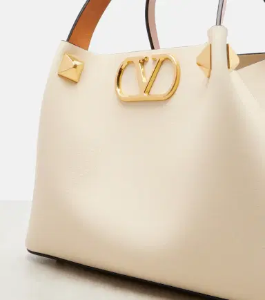 Valentino Garavani VLogo Small leather top-handle bag | Thumbnail 2