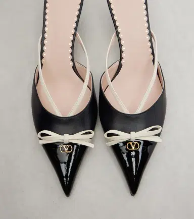 Valentino Garavani VLogo leather pumps | Thumbnail 2 Valentino Garavani VLogo leather pumps | Thumbnail 2
