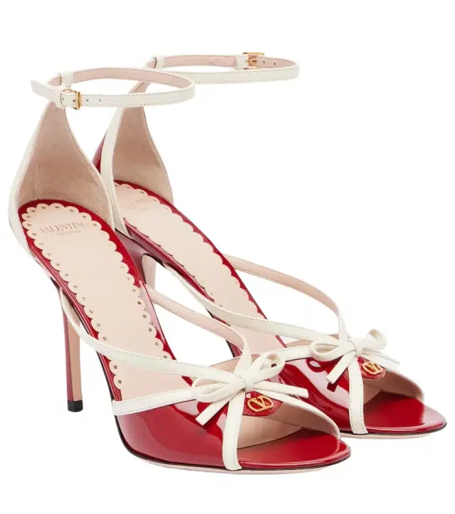 Bepointy 100 patent leather sandals