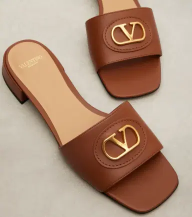 Valentino Garavani VLogo leather sandals | Thumbnail 2 Valentino Garavani VLogo leather sandals | Thumbnail 2