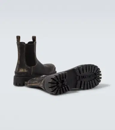 Balenciaga Strike distressed leather Chelsea boots | Thumbnail 5 Balenciaga Strike distressed leather Chelsea boots | Thumbnail 5