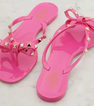 Valentino Garavani Rockstud bow-detail thong sandals | Thumbnail 3
