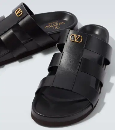 Valentino Garavani Studshield VLogo leather sandals | Thumbnail 2