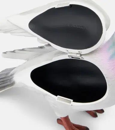 JW Anderson Pigeon clutch | Thumbnail 3 JW Anderson Pigeon clutch | Thumbnail 3