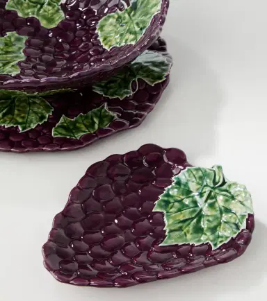 Bordallo Pinheiro Grapes set of 4 earthenware dessert plates | Thumbnail 2