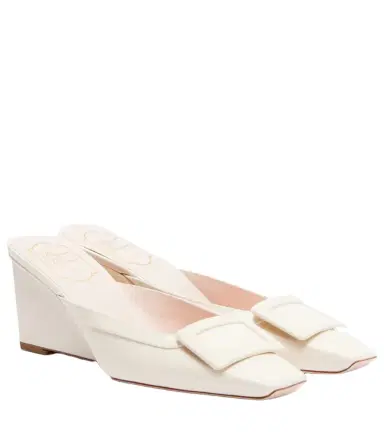 Roger Vivier Belle Vivier 60 patent leather pumps | Thumbnail 1 Roger Vivier Belle Vivier 60 patent leather pumps | Thumbnail 1