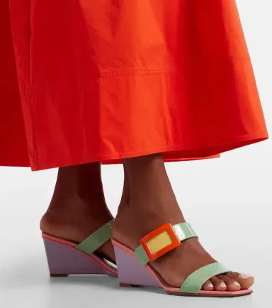 Roger Vivier Belle Vivier 60 patent leather wedge mules | Thumbnail 6