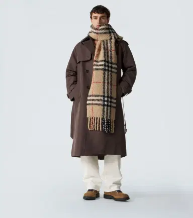 Burberry Check wool-blend bouclé scarf | Thumbnail 4