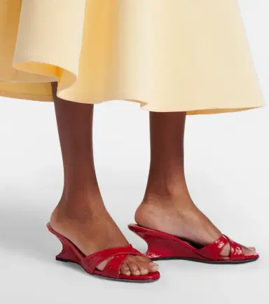 Paris Texas Nina 50 croc-effect patent leather wedge mules | Thumbnail 5