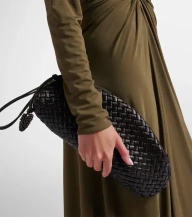 Bottega Veneta Onda Small Intreccio leather clutch | Thumbnail 8