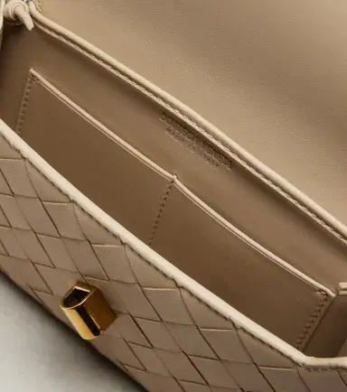 Bottega Veneta Andiamo leather pouch with strap | Thumbnail 4