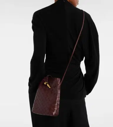 Bottega Veneta Andiamo Intrecciato leather phone pouch | Thumbnail 5