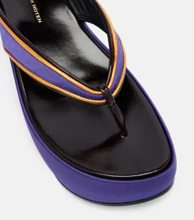 Dries Van Noten Satin thong sandals | Thumbnail 2