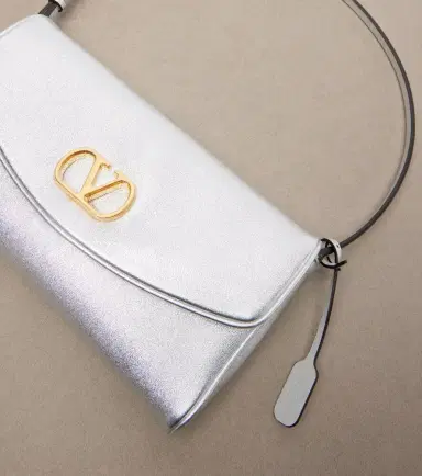 Valentino Garavani DeVain Small metallic leather shoulder bag | Thumbnail 3 Valentino Garavani DeVain Small metallic leather shoulder bag | Thumbnail 3