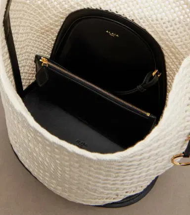 Alaïa Alaïa Hip Large leather-trimmed bucket bag | Thumbnail 4