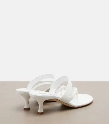 Manolo Blahnik Susa leather thong sandals | Thumbnail 2