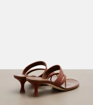 Manolo Blahnik Susa leather thong sandals | Thumbnail 4