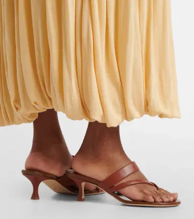 Manolo Blahnik Susa leather thong sandals | Thumbnail 6
