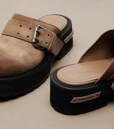 Balenciaga Venom leather mules | Thumbnail 3