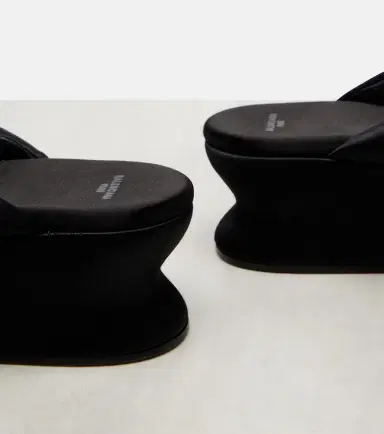 Balenciaga Gaeta satin wedge thong sandals | Thumbnail 2