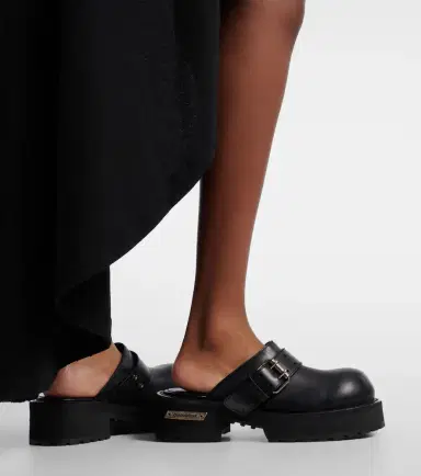 Balenciaga Venom leather mules | Thumbnail 6