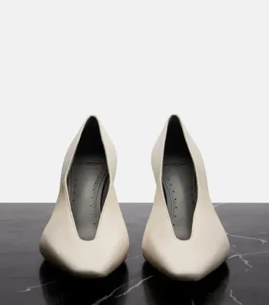 Balenciaga Duchesse leather pumps | Thumbnail 4