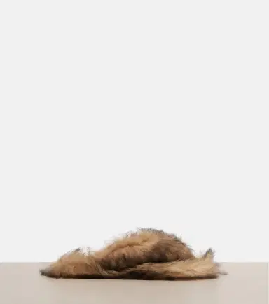 Dolce & Gabbana Shearling thong sandals | Thumbnail 3