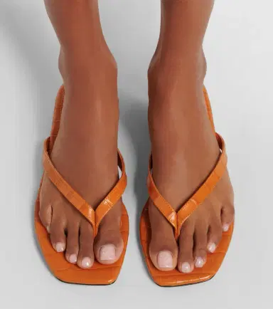 TOTEME Croc-effect leather thong sandals | Thumbnail 5