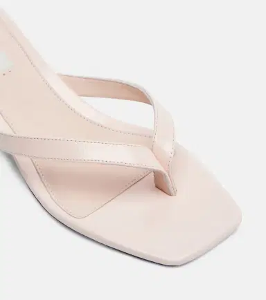 TOTEME Leather thong sandals | Thumbnail 2