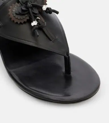 Isabel Marant Ekyne embellished leather thong sandals | Thumbnail 4