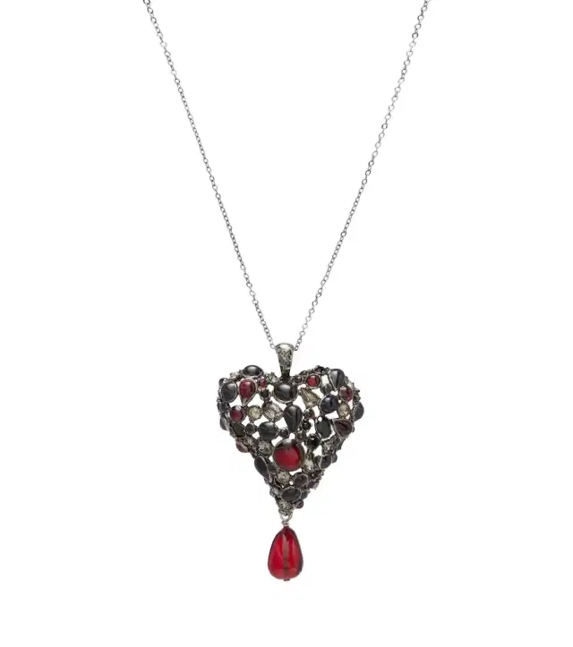 Embellished pendant necklace