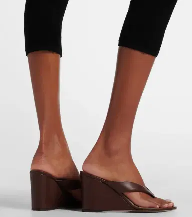 Gianvito Rossi Leather wedge thong sandals | Thumbnail 5