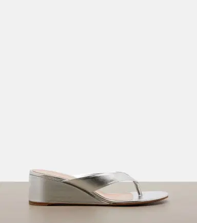 Gianvito Rossi Metallic leather wedge thong sandals | Thumbnail 2