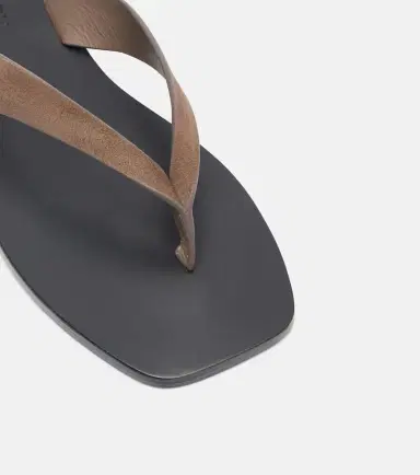 A Emery A. Emery Kinto suede thong sandals | Thumbnail 4