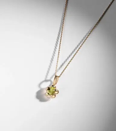 Stone and Strand Kensington 14kt gold necklace with peridot | Thumbnail 6