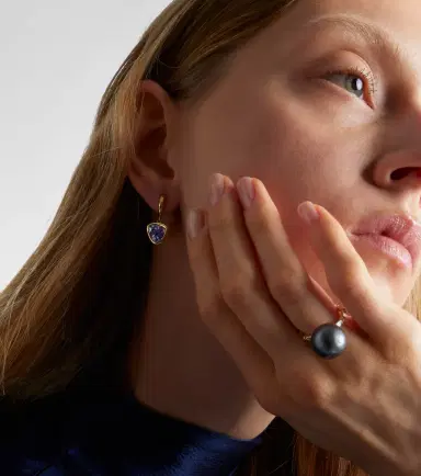 Octavia Elizabeth Hidden Gems 18kt gold hoop earrings with tanzanite | Thumbnail 4