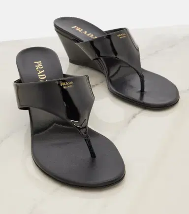 Prada Patent leather thong sandals | Thumbnail 4