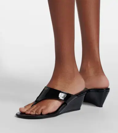 Prada Patent leather thong sandals | Thumbnail 5
