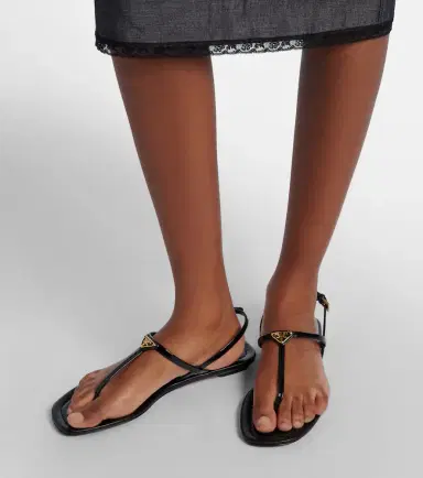 Prada Patent leather thong sandals | Thumbnail 6