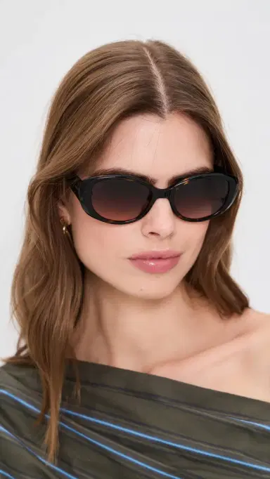 Quay On Brand Sunglasses | Thumbnail 3
