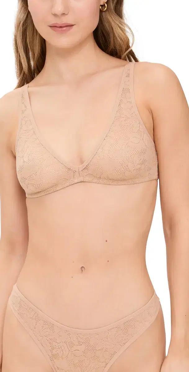 oft tretch Recycled Lace Plunge Bralette unkissed