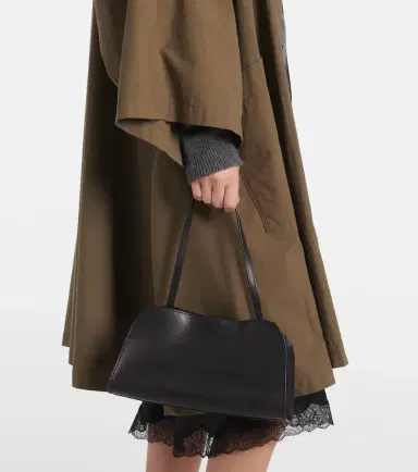 The Row Peggy Small leather shoulder bag | Thumbnail 4