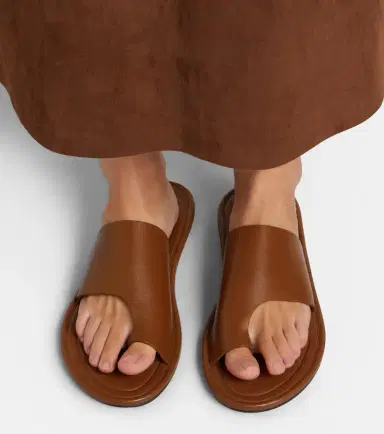 The Row Malick Thong leather sandals | Thumbnail 5