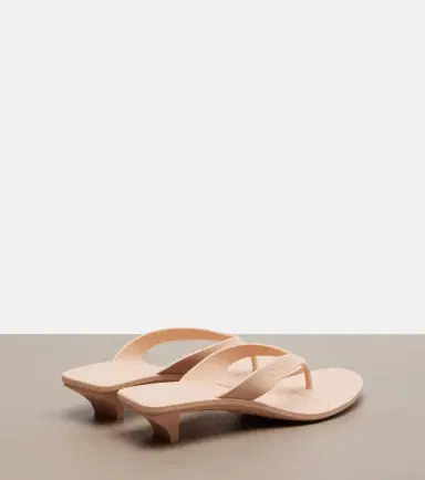 Gucci Vittoria thong sandals | Thumbnail 2 Gucci Vittoria thong sandals | Thumbnail 2